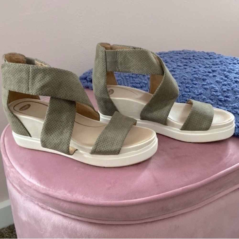 Dr. Scholl’s Wedge Shoes. Size 8.